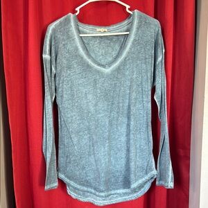 Women's Blue Long Sleeve Top